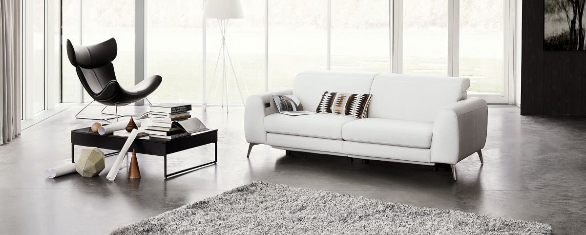 Madison sofa with electric seat, head and foot rest motion rechargeable lithium battery included_Print 150dpi (jpg)_1